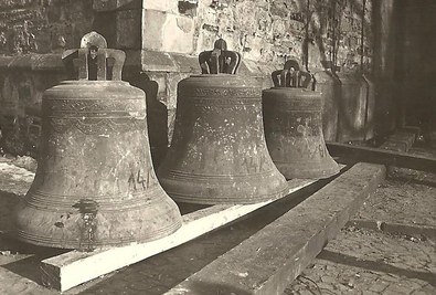 1942 wurden die 3 Glocken aus dem Jahr 1769 demontiert.